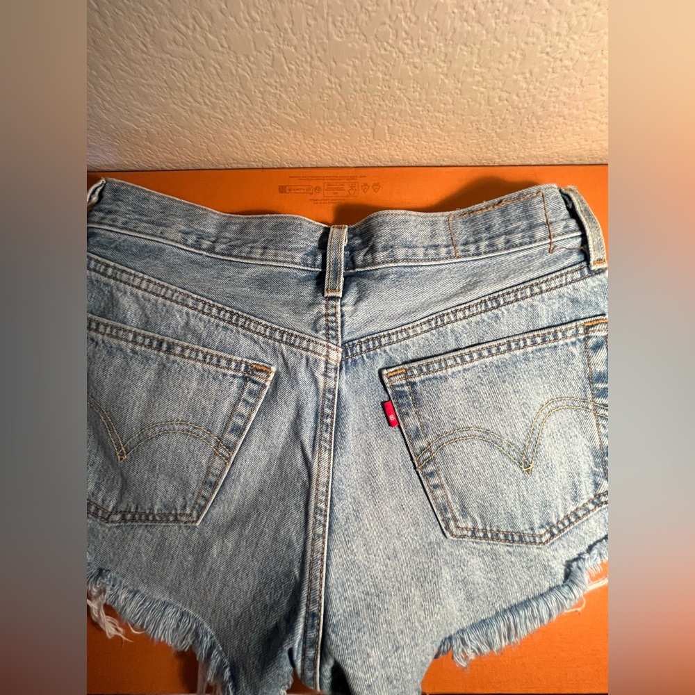 VINTAGE💋💋 ( RARE ) 💋💋LEVIS - 1990s Cutoff Blue jeans shorts 💋💋💋💋💋💋💋💋💋💋💋💋💋💋💋 - Picture 3 of 16